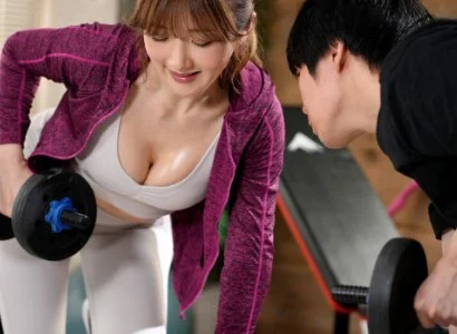 Hot girl PT và chàng trai mê mùi hương cơ thể