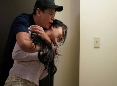 Nữ ca sĩ bị fan cuồng cưỡng bức sau đêm diễn: ‘Cô ấy quá ngon’