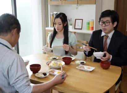 Con dâu chủ động gợi tình, dâng bánh lớn cho bố chồng đụ