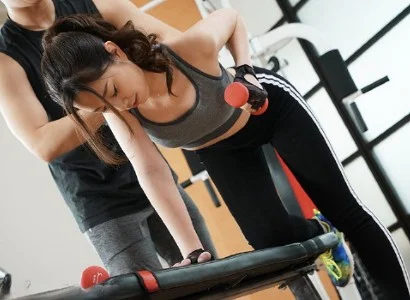 Cô gái thôn quê khát khao và chàng PT thể hình